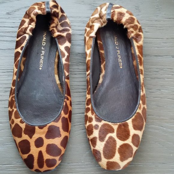 Donald J. Pliner Giraffe Ballet Flats - Picture 2 of 4